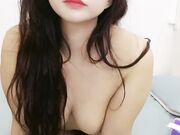 抬起屁股舔无毛嫩穴 打桩机爆插狂喷尿2