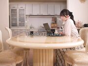已婚妇女的家庭美容院 一位美丽的美容师被她丑陋的邻居的鸡巴射精古川ほのか 1