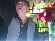 曾经贤惠的妻子逐渐沉迷于男人们的包围1