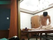 露脸40岁阿姨保养的很好 包养儿子同学小王吞精颜射