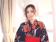 乱れ肌蹴る浴衣美女～フェラ＆中出し