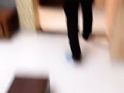 剧情演绎绿帽男让老婆勾引外卖哥进门就开始骚按在沙发上撩