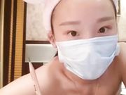 身材苗条年纪不大的小嫩妹和炮友 先口交再啪啪 很是诱人