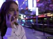 肉棒太大了搞得妹子直翻白眼嫩B嫩乳心动想操极品冲动