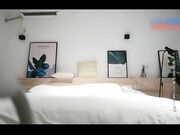 大鸡巴小伙约了个援交女一看鸡巴太大又找姐妹来一起享受-3